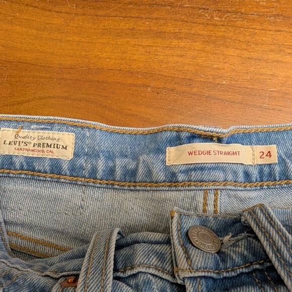 Womens 24 Blue Levi’s Premium Denim Wedgie Straight Jeans Button Fly Distressed - Picture 8 of 10